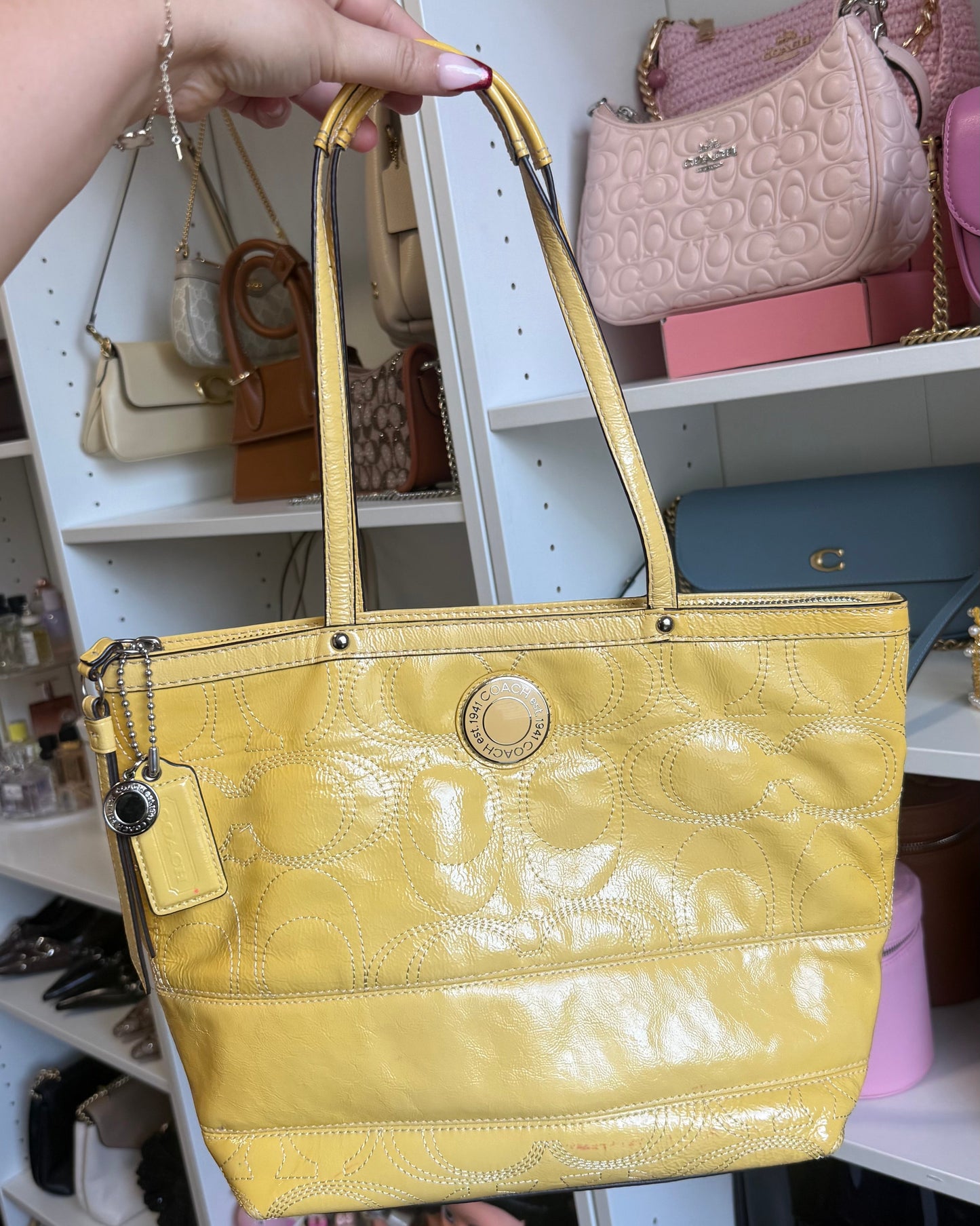 Vintage coach 💛✨
