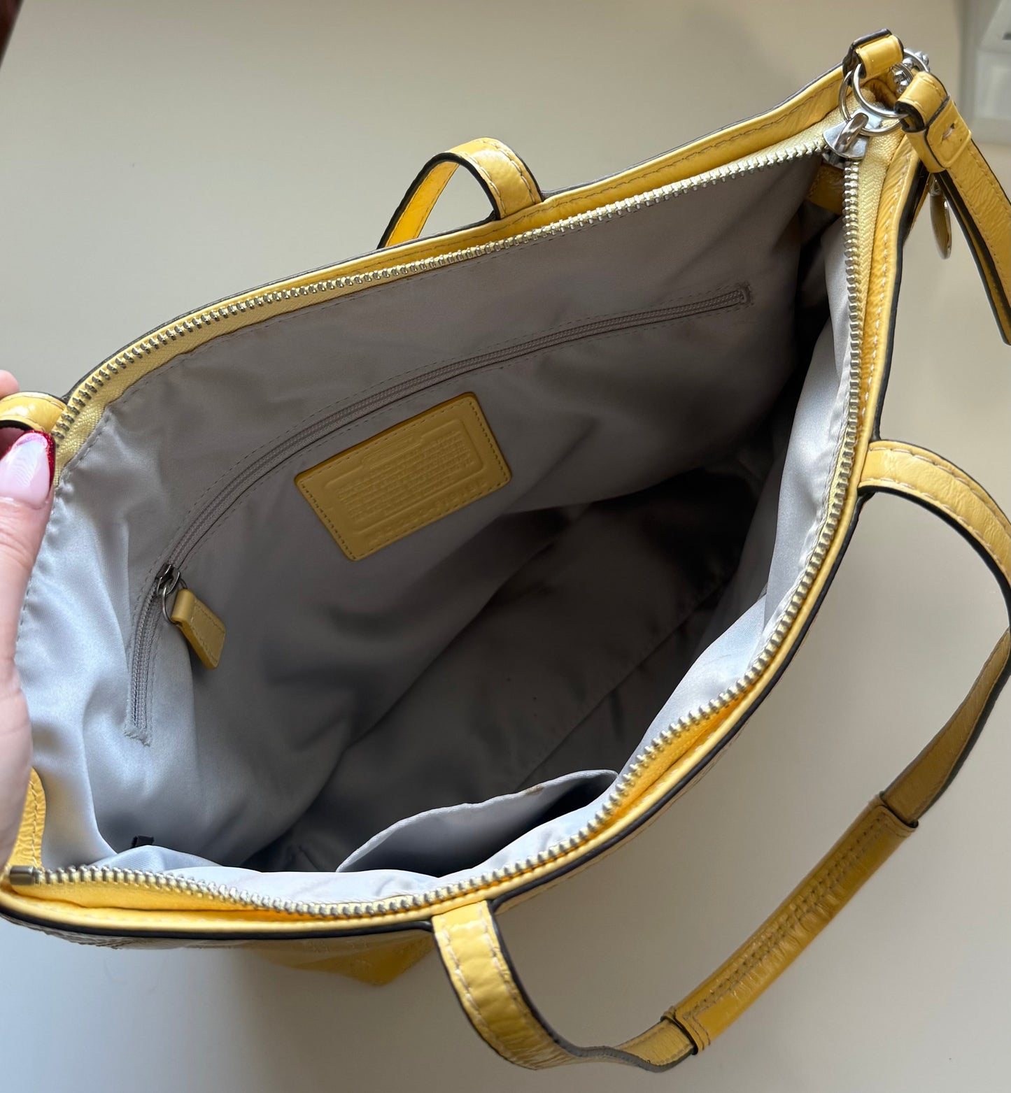 Vintage coach 💛✨