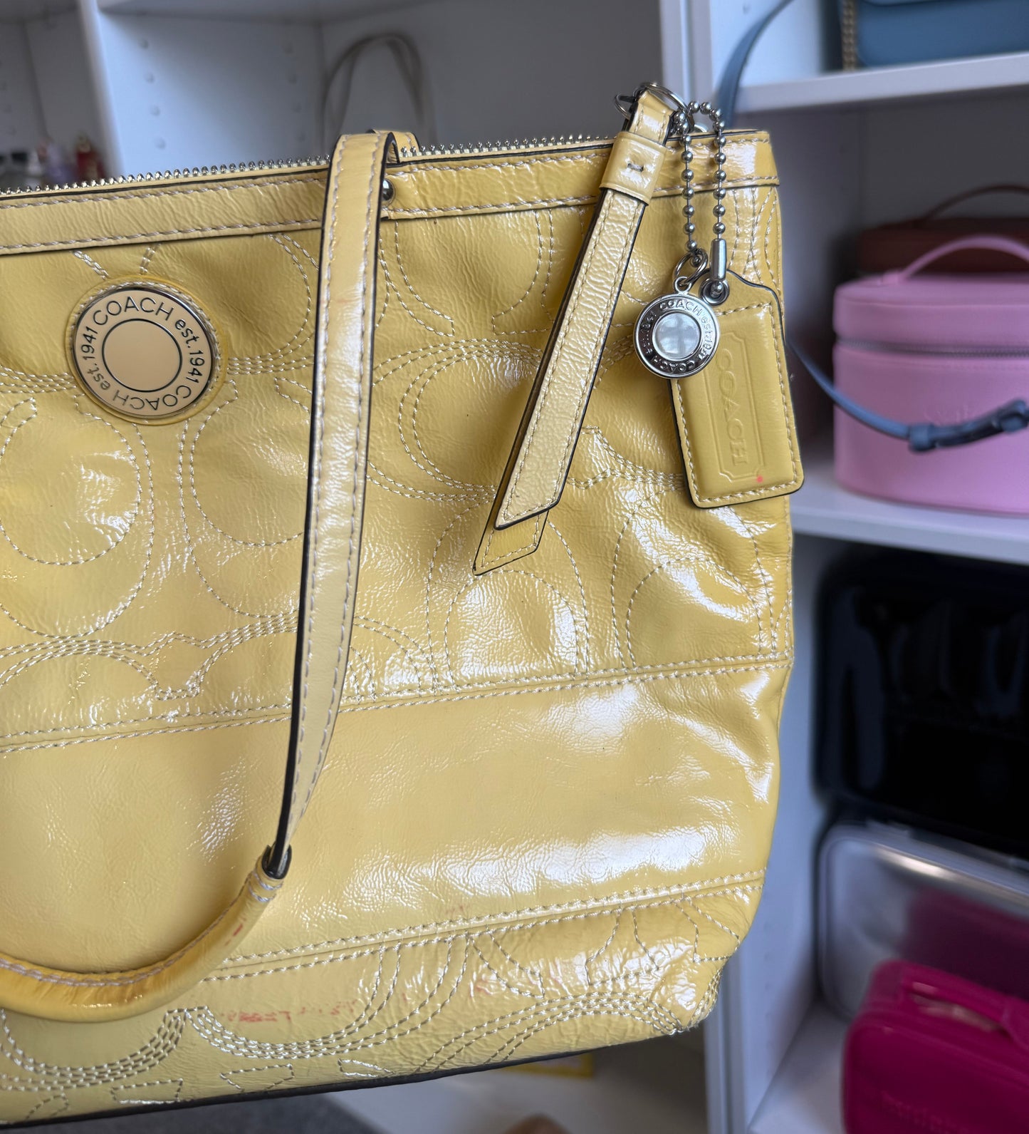 Vintage coach 💛✨